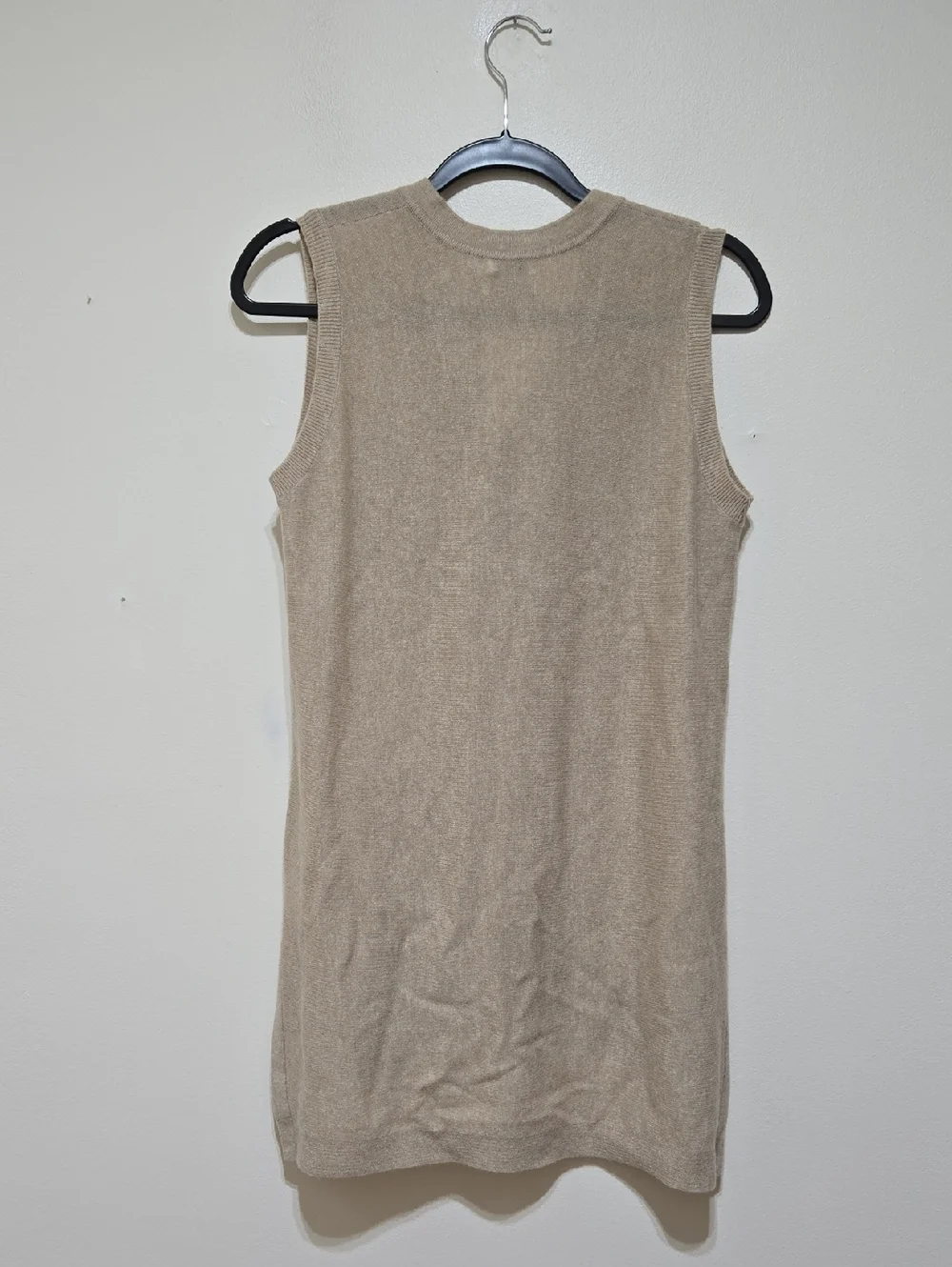 VINCE Sleeveless V-Neck Cashmere Knit Top